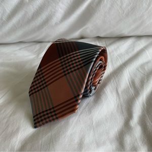 APT 9 orange and gray tie